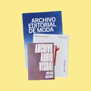 Porfolio de Seccart por Quique Ojeda. Tres publicaciones coloridas superpuestas sobre fondo amarillo